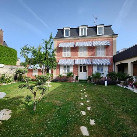 Appartement En Residence Жизор Экстерьер фото